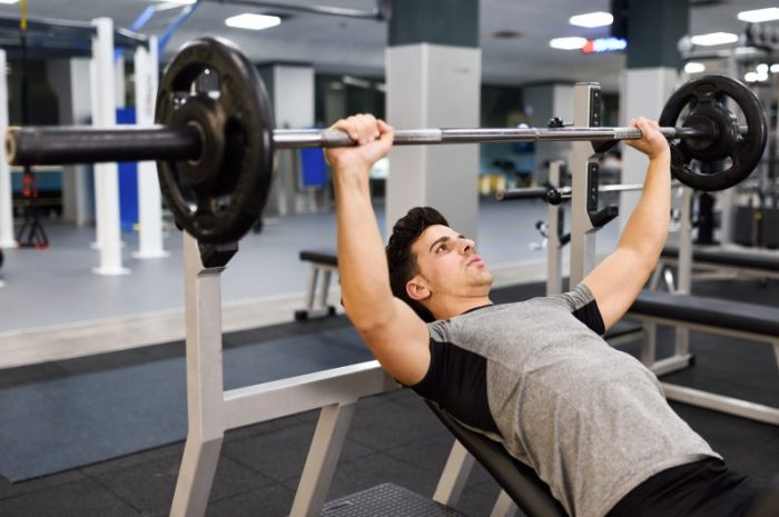 Trening klatki piersiowej – jak skutecznie trenować?