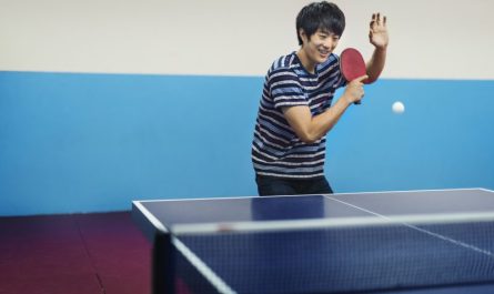 mężczyzna ping pong