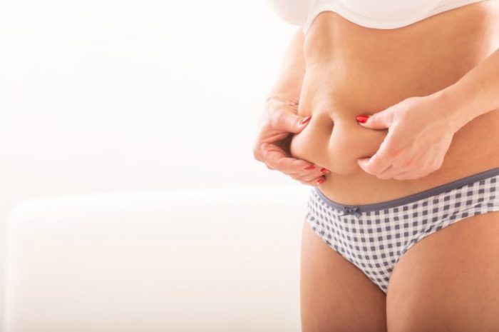 Jak pozbyć się oponki z brzucha? Sprawdzona dieta i ćwiczenia