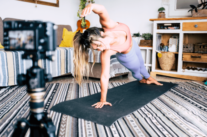 Proste ćwiczenia w domu dla początkujących – od czego zacząć?