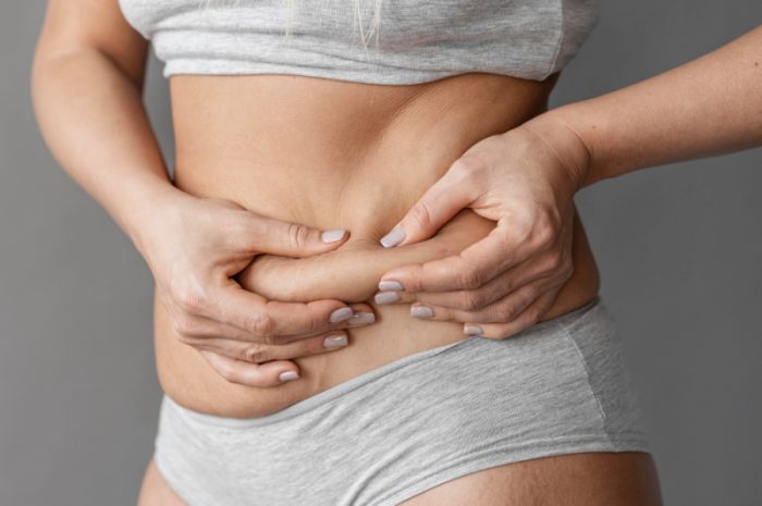 Otyłość brzuszna u kobiet – ćwiczenia i dieta na schudnięcie