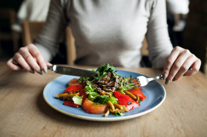 Przepisy na zdrowe i szybkie obiady – 20 tanich przepisów