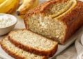 Chlebek bananowy z serkiem wiejskim - wilgotne ciasto